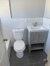 643 Beach 67th St-Unit -2nd Floor in Queens, NY - Foto de edificio - Building Photo