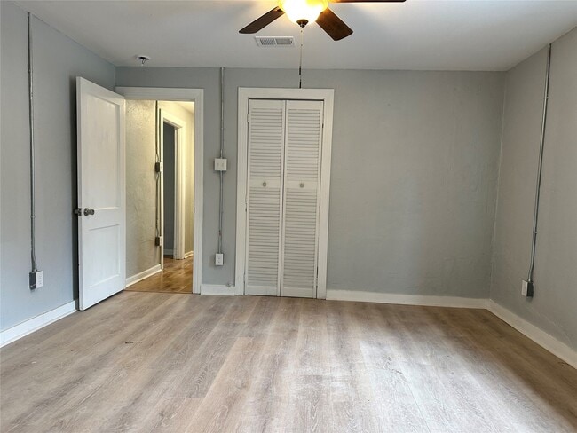 property at 912 W Cleveland St