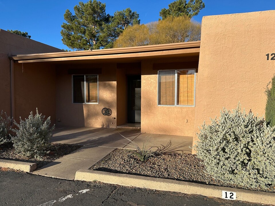 130 Castle Rock Rd in Sedona, AZ - Building Photo