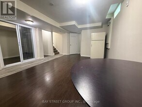 5327 Landsborough Ave in Mississauga, ON - Building Photo - Building Photo