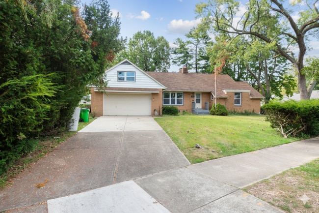 28050 Gilchrist Dr in Euclid, OH - Building Photo - Building Photo