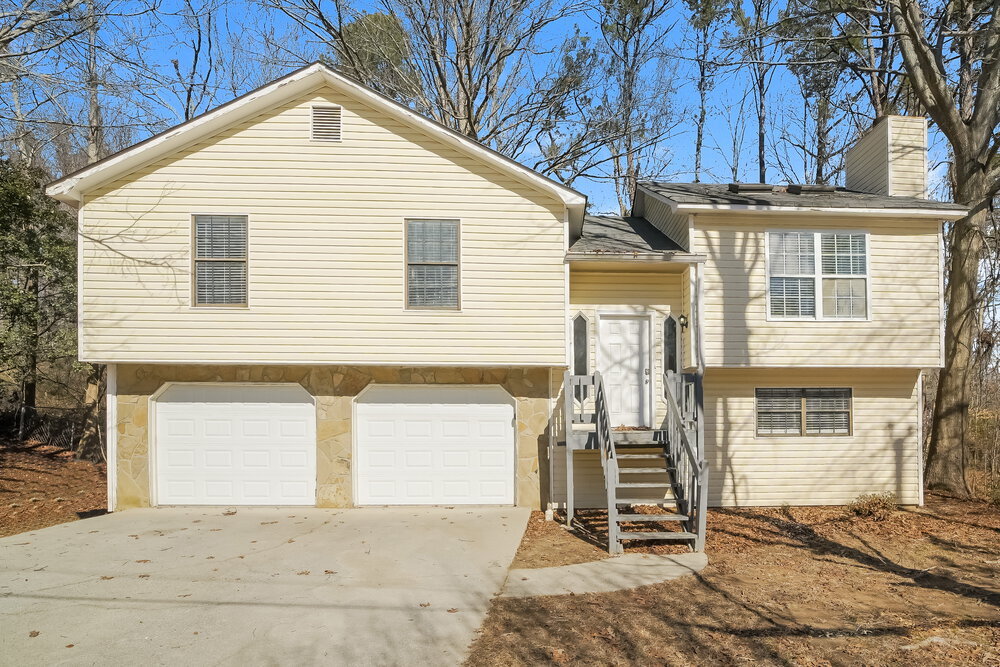 2686 Lantern Trail in Lithia Springs, GA - Building Photo
