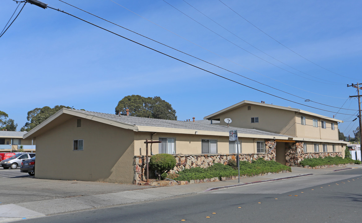 Spelco Apartments in San Pablo, CA - Building Photo