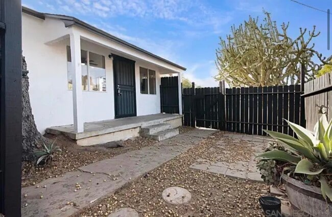 2610 Helix St in Spring Valley, CA - Building Photo - Building Photo