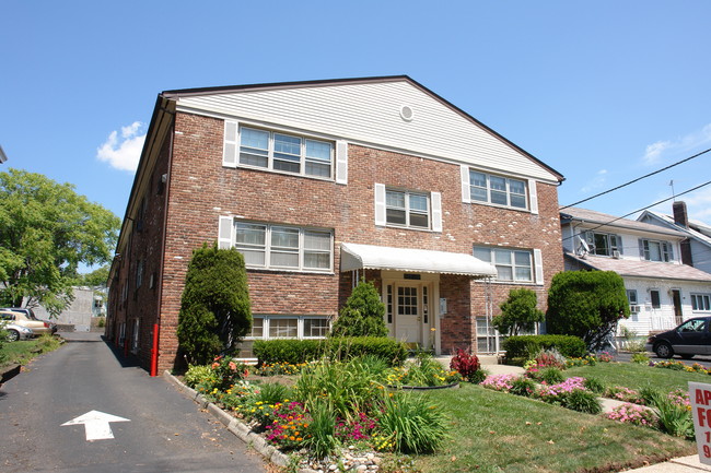 517 Westfield Avenue in Elizabeth, NJ - Building Photo - Building Photo