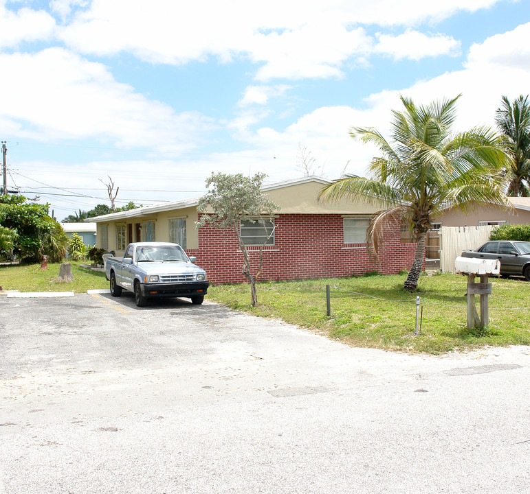 1912-1916 SW 42nd Ave in Fort Lauderdale, FL - Building Photo