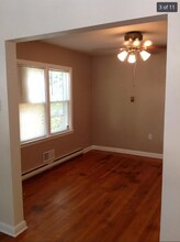111 E Monmouth St, Unit Downstairs Unit in Winchester, VA - Building Photo - Building Photo