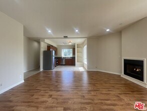 4921 Kester Ave-Unit -107 in Los Angeles, CA - Building Photo - Building Photo