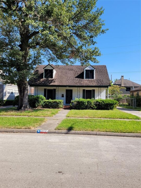 2819 Ruth St in Houston, TX - Building Photo