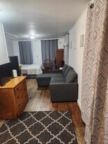 1 Maple St, Unit Studio in Windsor, VT - Building Photo