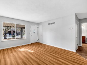 104 Britanna Dr in Belleville, IL - Building Photo - Building Photo