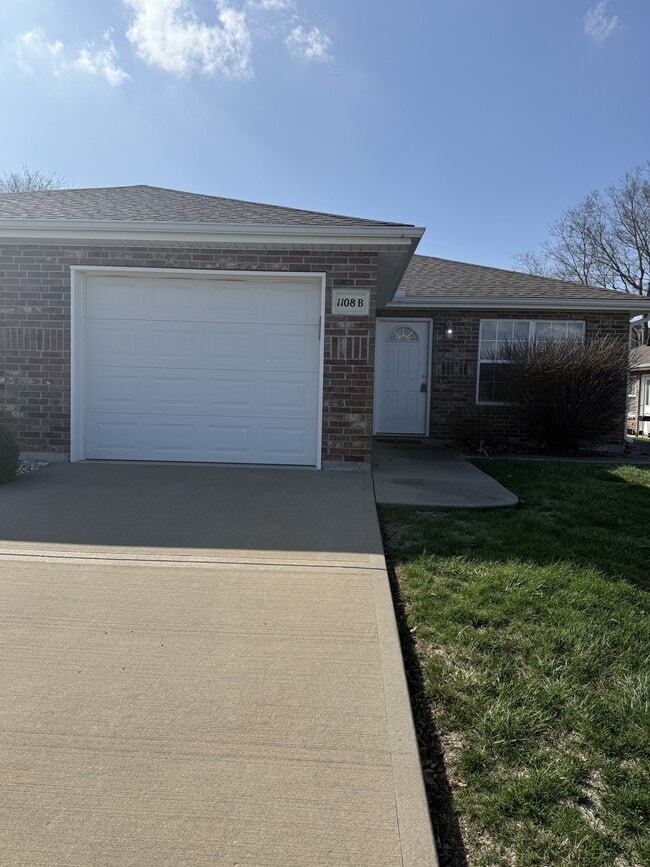1108 Kimmy Ln in Warrensburg, MO - Building Photo - Building Photo