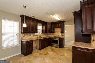 6650 Etterlee Dr in Stone Mountain, GA - Building Photo - Building Photo