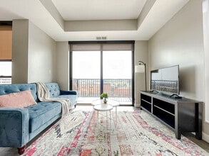 1400 Walnut St in Des Moines, IA - Building Photo - Building Photo