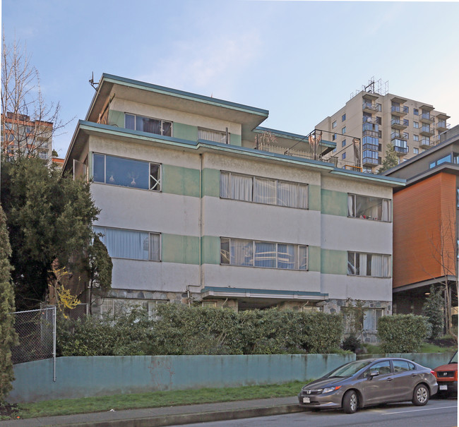 1175 Pacific St in Vancouver, BC - Building Photo - Building Photo