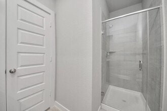 12022 Maple Oak Dr in Houston, TX - Building Photo - Building Photo