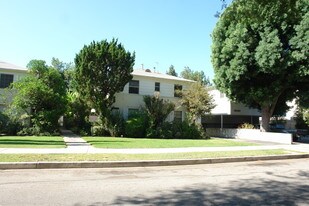 13128 1/4 Valleyheart Dr in Studio City, CA - Building Photo
