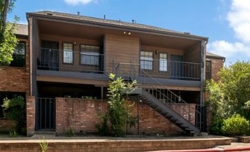 4803 Hamilton Wolfe in San Antonio, TX - Building Photo - Building Photo