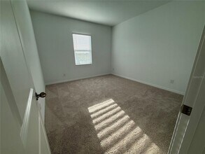 2951 Sailhouse Dr in St. Cloud, FL - Foto de edificio - Building Photo