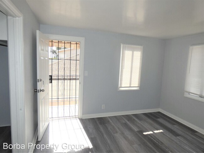 242 E Del Amo Blvd in Long Beach, CA - Building Photo - Building Photo