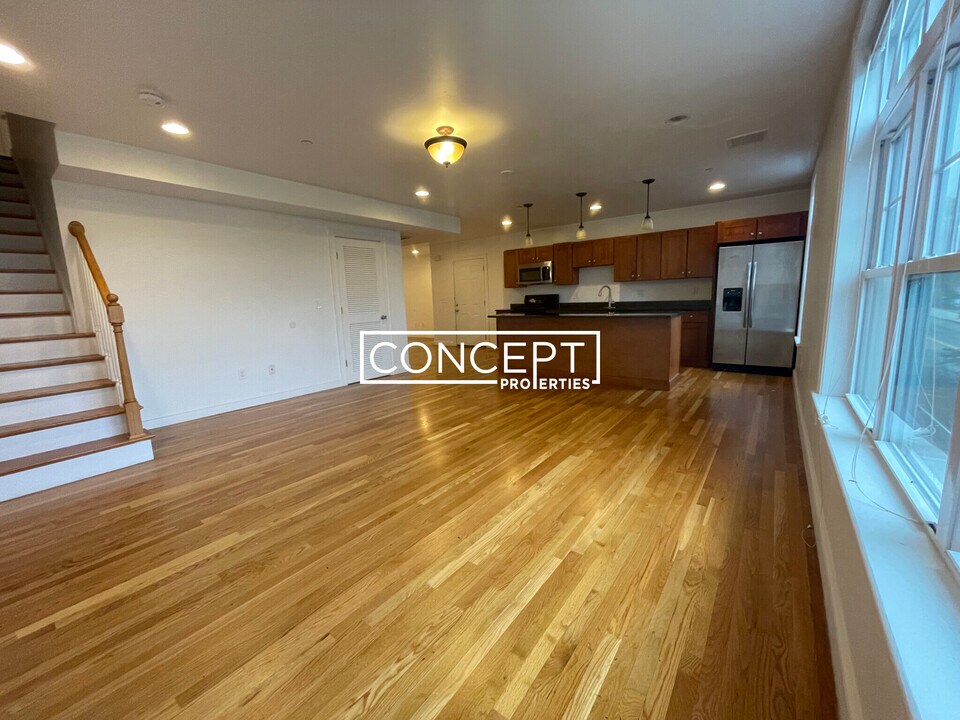 53 Circuit St, Unit 59 in Boston, MA - Building Photo