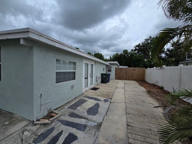 3731 Papai Dr in Sarasota, FL - Building Photo - Building Photo