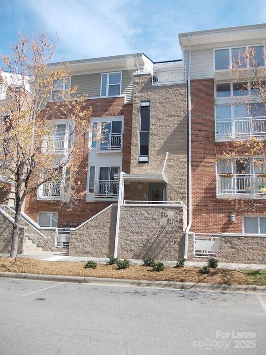 641 Raphael Place in Charlotte, NC - Building Photo