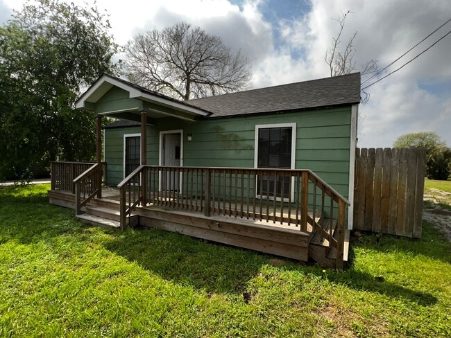 property at 5225 Bonner Dr
