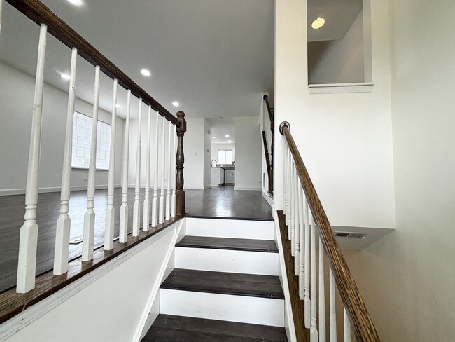 601 Lincoln Station Dr in Oswego, IL - Building Photo - Building Photo