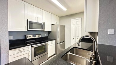 7417 Vista Way in Bradenton, FL - Building Photo - Building Photo