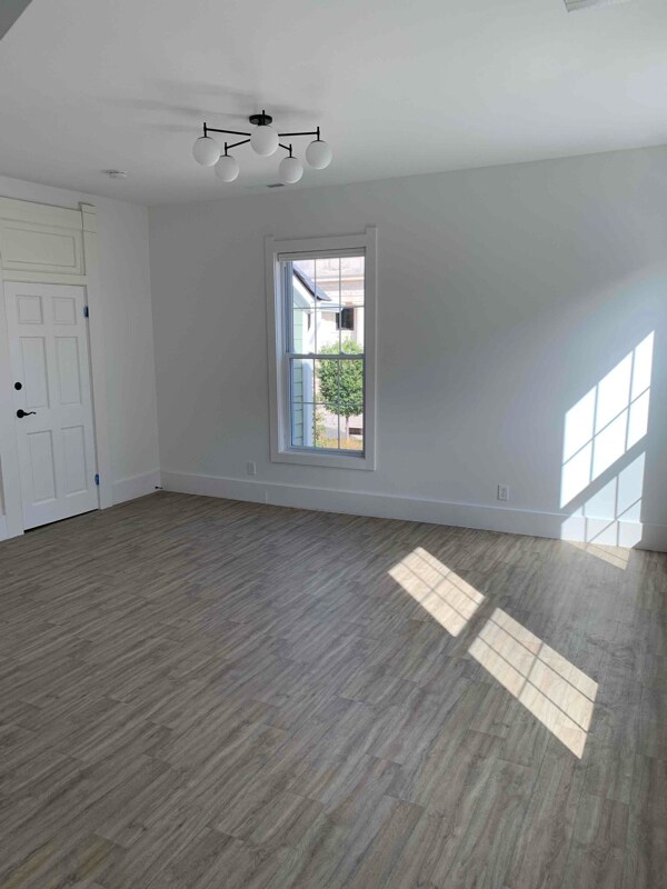 39 West Washington St-Unit -C Studio in Shelbyville, IN - Building Photo - Building Photo