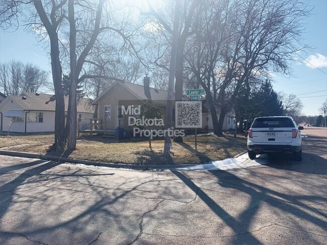 601 S Lawler St in Mitchell, SD - Building Photo - Building Photo