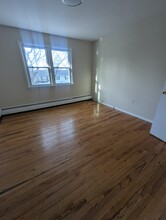 44 Oak Ridge Dr, Unit 24 in New Haven, CT - Building Photo - Building Photo