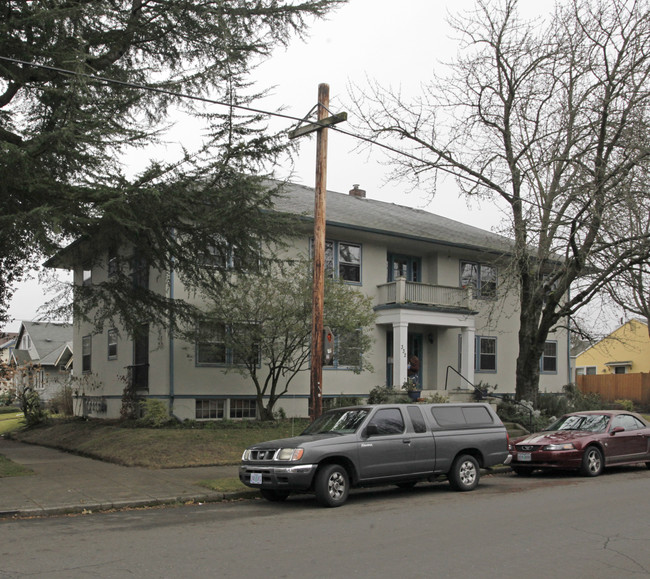 332 NE 22nd Ave in Portland, OR - Building Photo - Building Photo