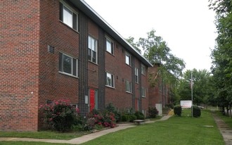 7500-7514 Sussex Ave in Maplewood, MO - Building Photo