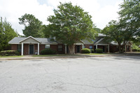 South Oak Apartments in Barnesville, GA - Foto de edificio - Building Photo