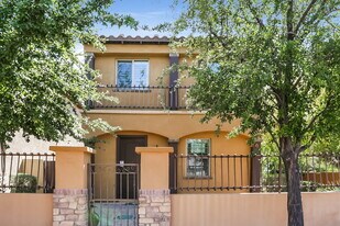 2009 E Heartwood Ln in Phoenix, AZ - Building Photo
