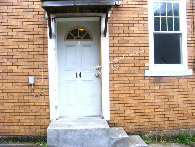 699 Olive Ln in Ambridge, PA - Building Photo - Building Photo