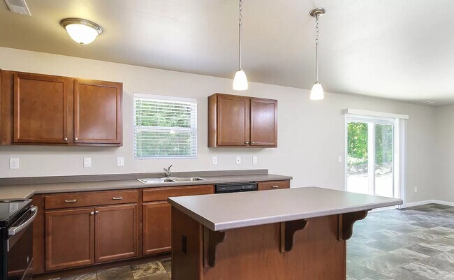 501 Alecia Ave in Kalamazoo, MI - Building Photo - Building Photo