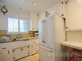10823 Whipple St in Los Angeles, CA - Building Photo