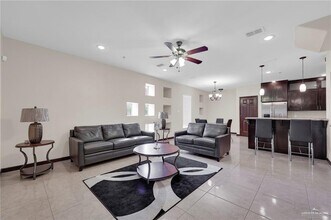 1200 E Daffodil Ave in McAllen, TX - Building Photo - Building Photo