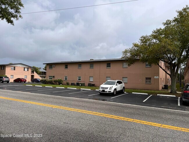 1715 Dixon Blvd in Cocoa, FL - Building Photo - Building Photo