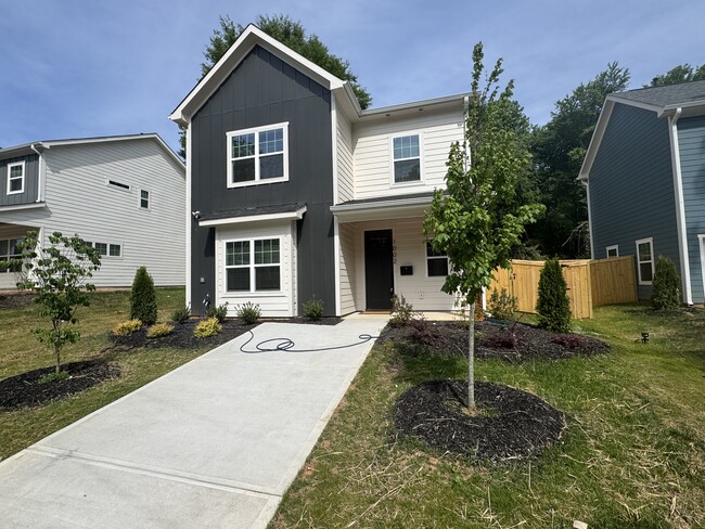 1001 Fairground St in Charlotte, NC - Building Photo - Building Photo