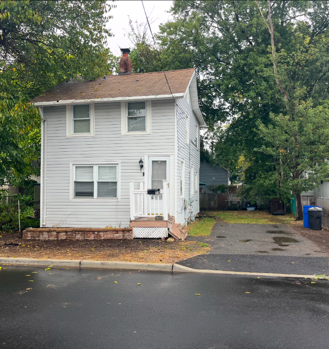 70 Wilson Ave in Keansburg, NJ - Building Photo