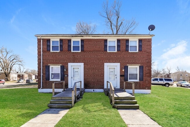 property at 1344-1346-1346 E Cedarview Dr