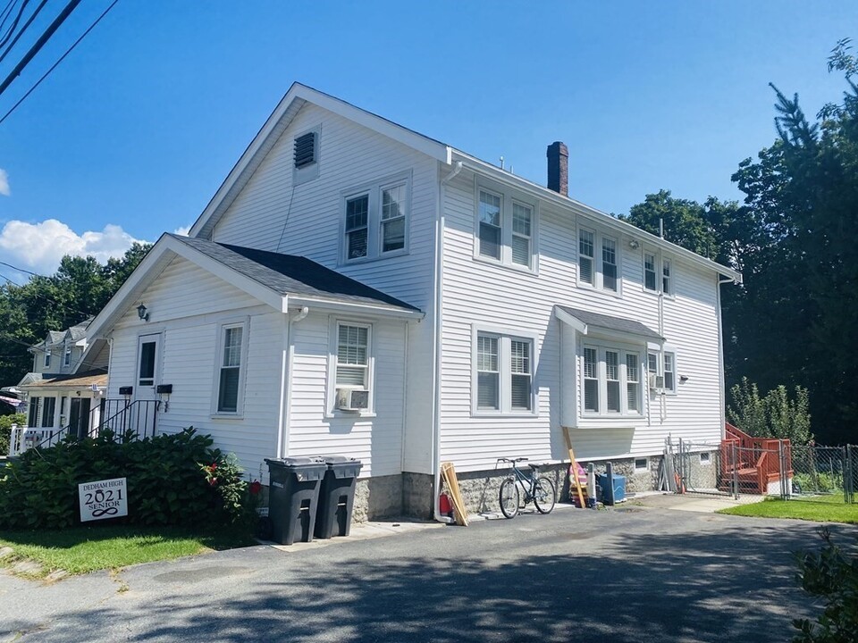 7 Liberty Ln, Unit 2 in Dedham, MA - Building Photo