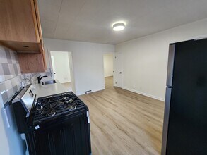 74 Fulton St, Unit 3W in Fall River, MA - Foto de edificio - Building Photo