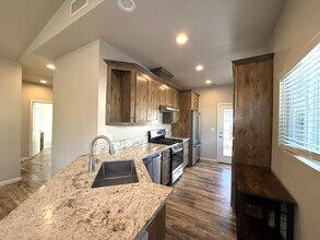 1472 Hooker Oak Ave in Chico, CA - Building Photo - Building Photo