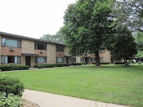 Faircrest Apartments in Madison, WI - Building Photo - Building Photo