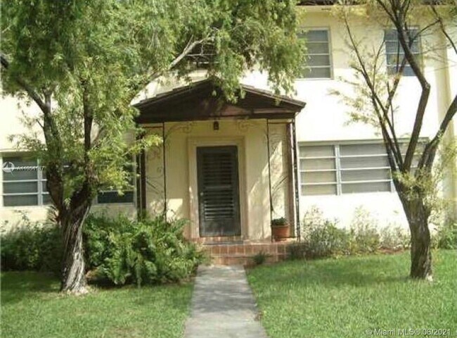430 Malaga Ave-Unit -3 in Coral Gables, FL - Building Photo - Building Photo